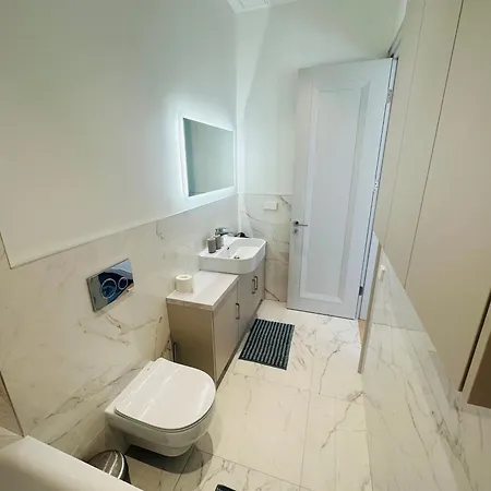 Modern Flat In Appartement